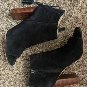 HALOGEN | PEEP TOE BOOTIES